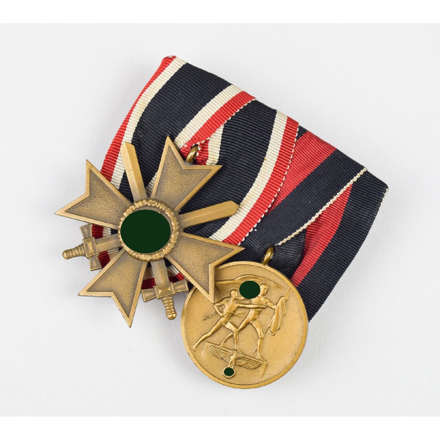 2er Ordensspange der Wehrmacht Kriegsverdienstkreuz 2.Klasse mit Schwertern & Oktober Medaille