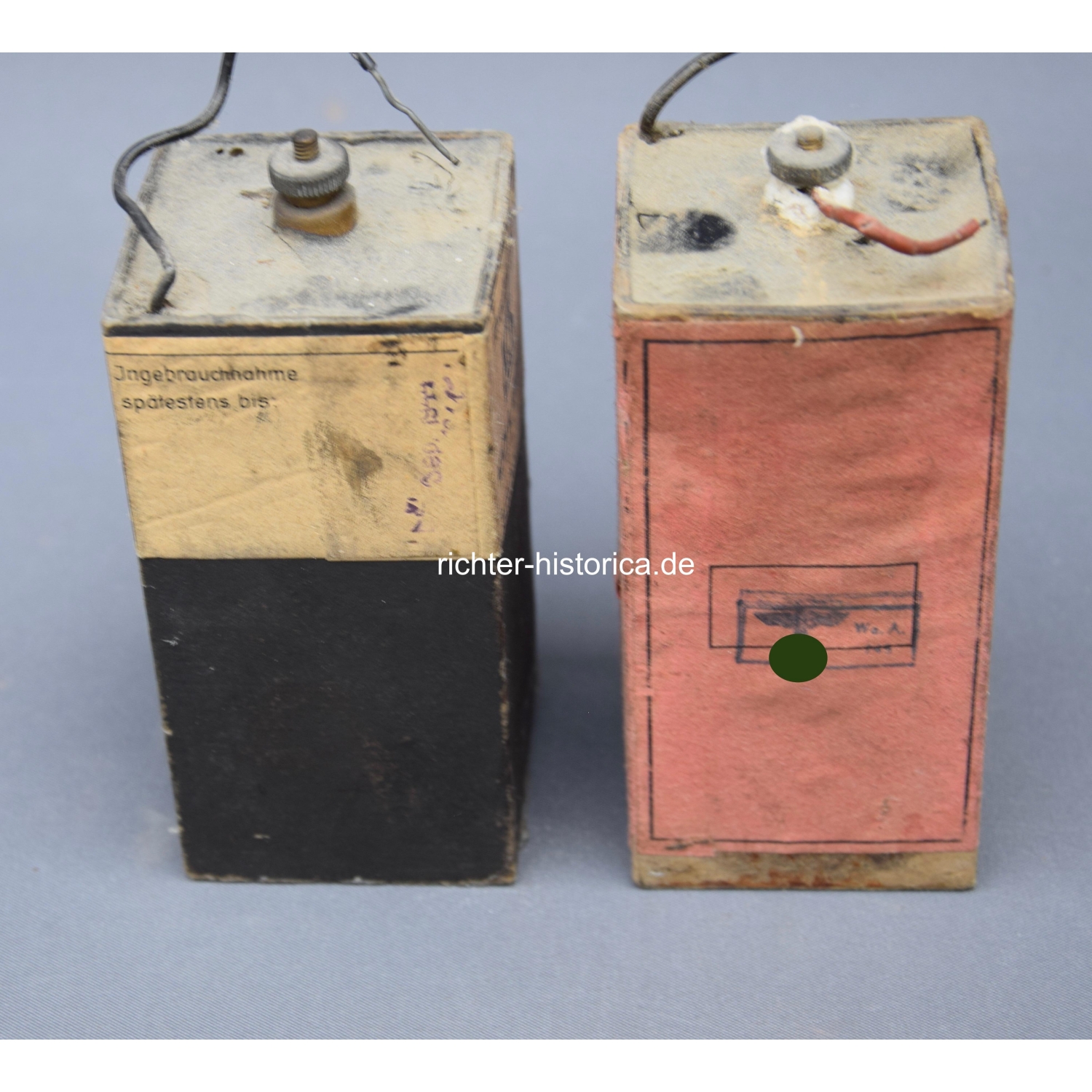 2x Trockenbatterien der Wehrmacht Element d (T30)