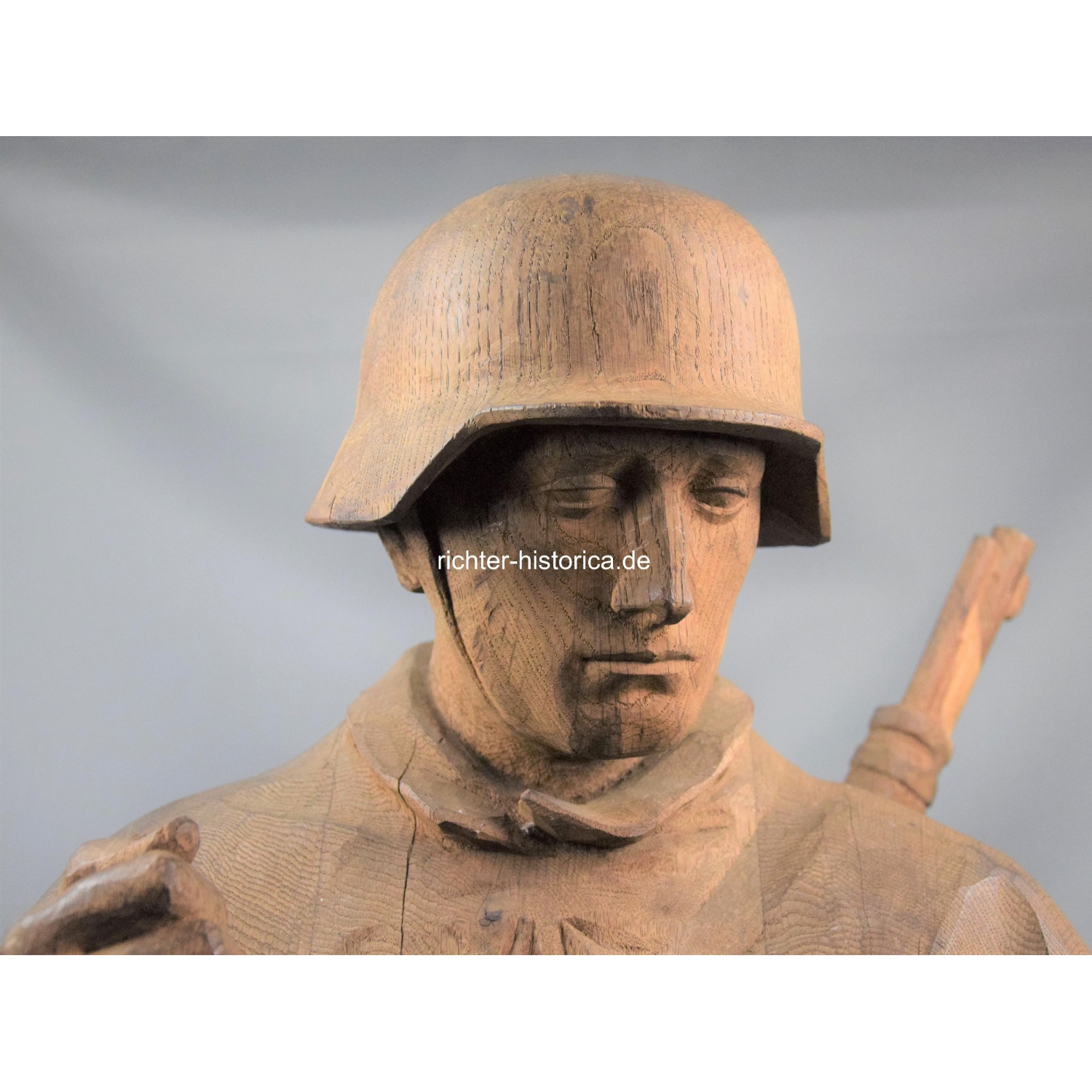 Eindrucksvolle Wehrmacht Skulptur Soldat mit Spaten, 138cm groß(!)