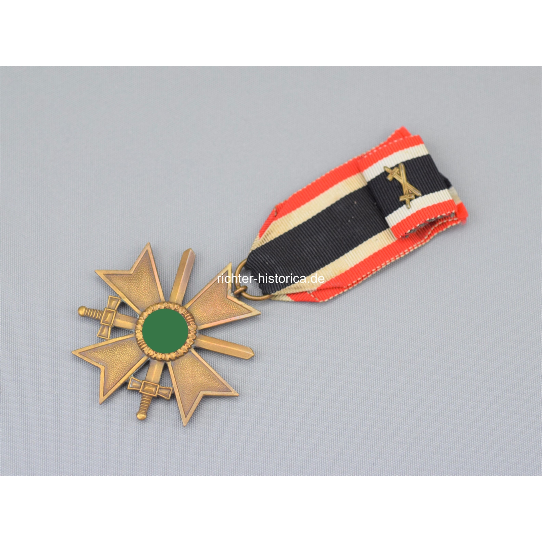 Kriegsverdienstkreuz 2.Klasse 1939 mit Schwertern mit Bandspange, Herst. 90