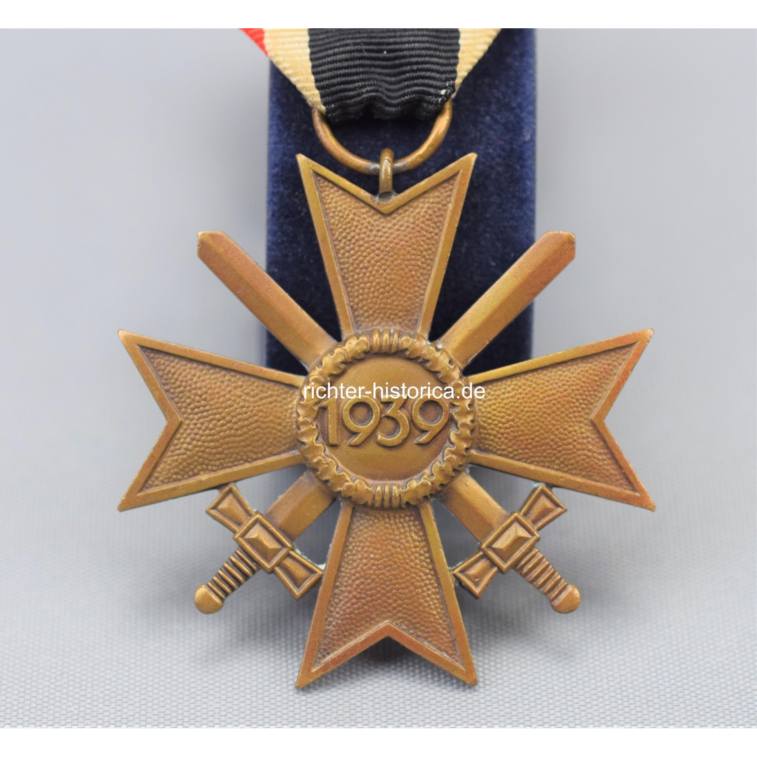 Kriegsverdienstkreuz 2.Klasse 1939 mit Schwertern mit Bandspange, Herst. 90