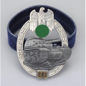 Panzerkampfabzeichen in Silber mit Einsatzzahl 25 JFS in Mint Condition(!)