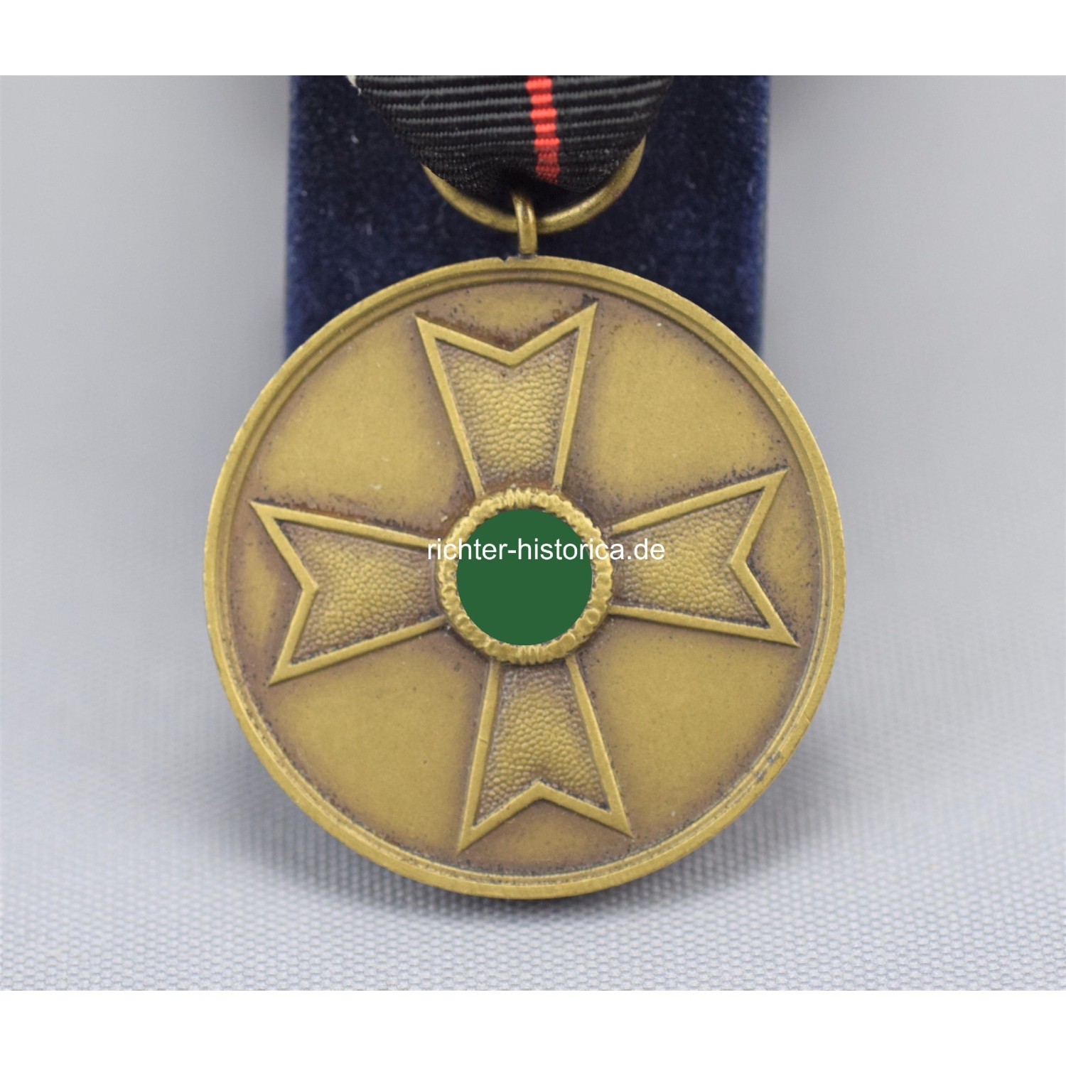 Kriegsverdienst-Medaille 1939 am Band