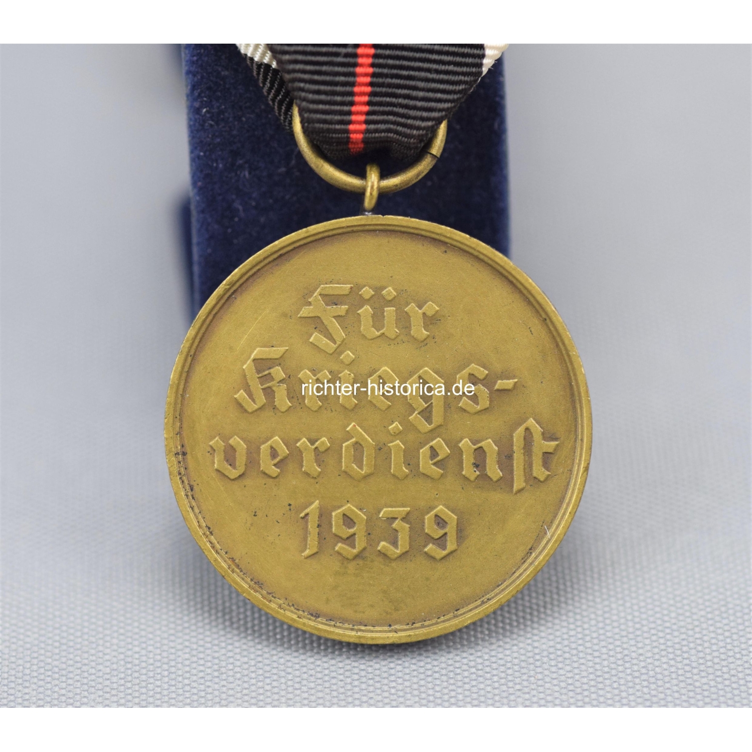 Kriegsverdienst-Medaille 1939 am Band