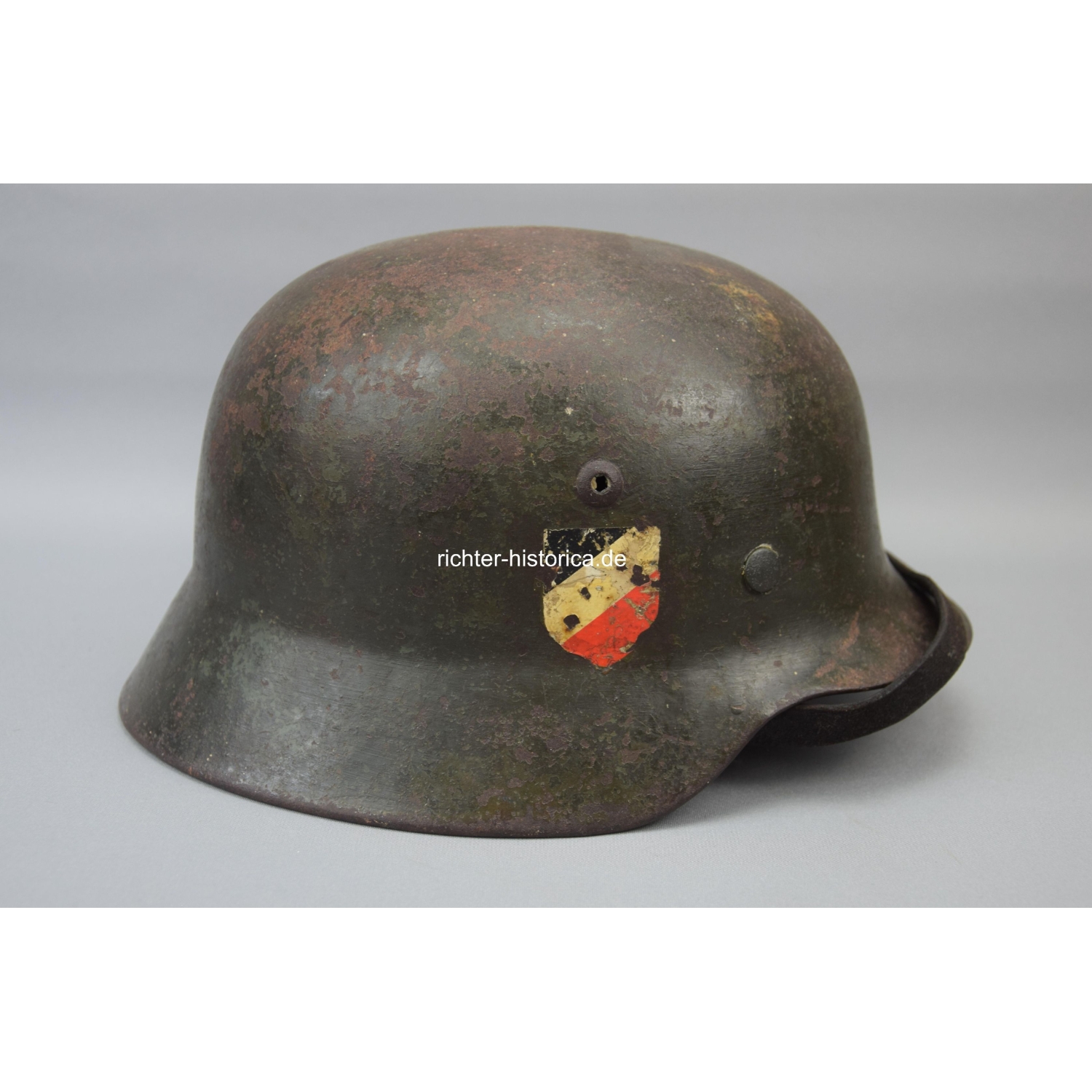 M35 Stahlhelm der Wehrmacht "ET64" mit 2 Emblemen