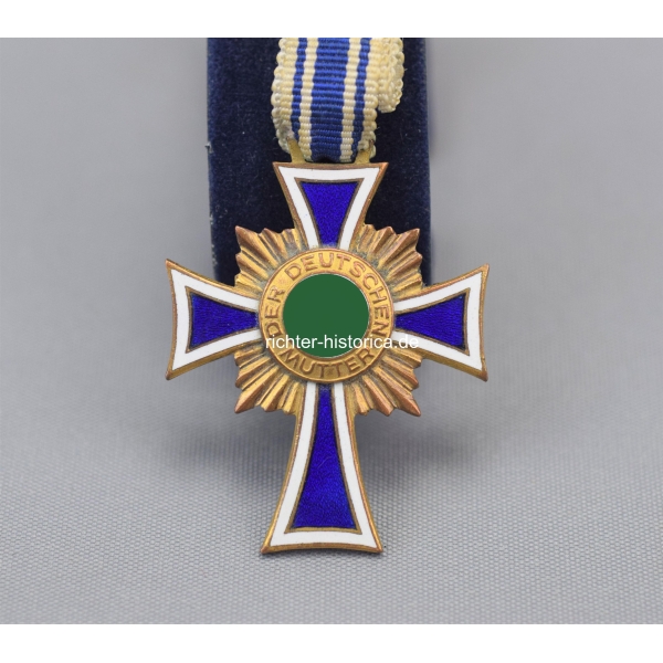 Ehrenkreuz der deutschen Mutter-Mutterkreuz in Gold