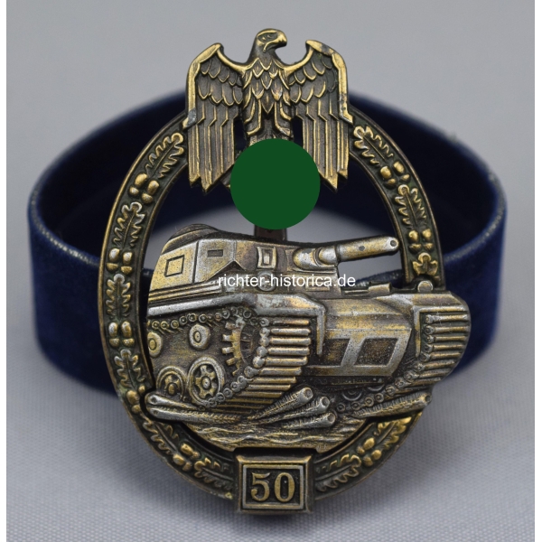 Panzerkampfabzeichen in Bronze mit Einsatzzahl "50"