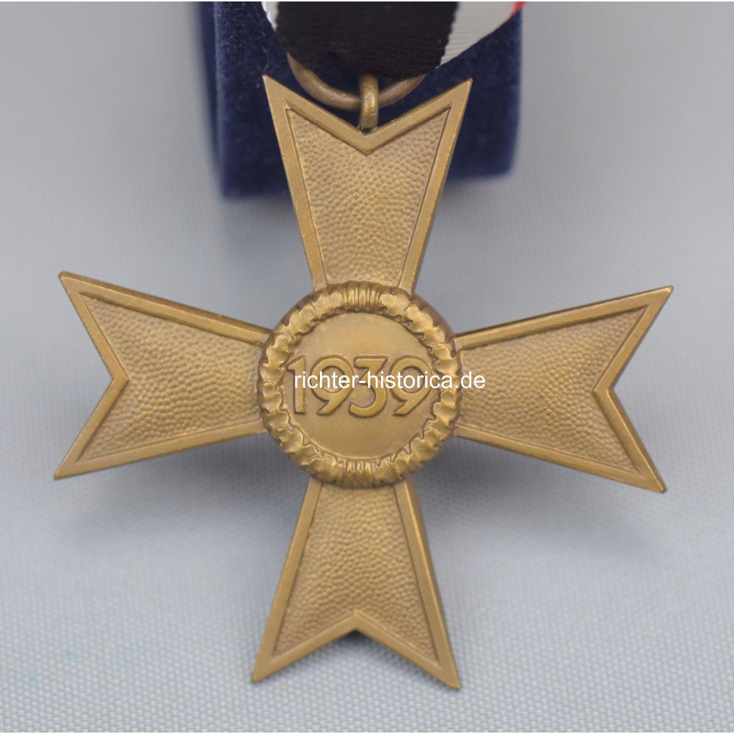 Kriegsverdienstkreuz 2.Klasse 1939 "1"  am Band 