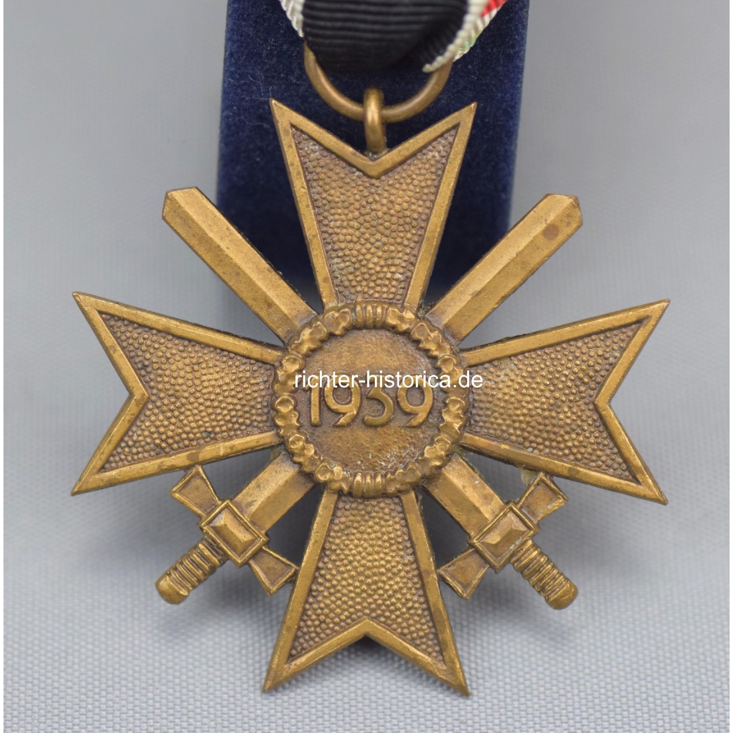 Kriegsverdienstkreuz 2.Klasse 1939 "51" am Band 