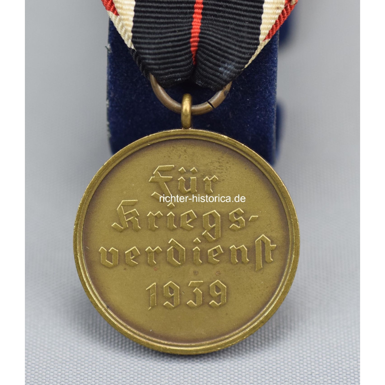 Kriegsverdienst-Medaille 1939 am Band