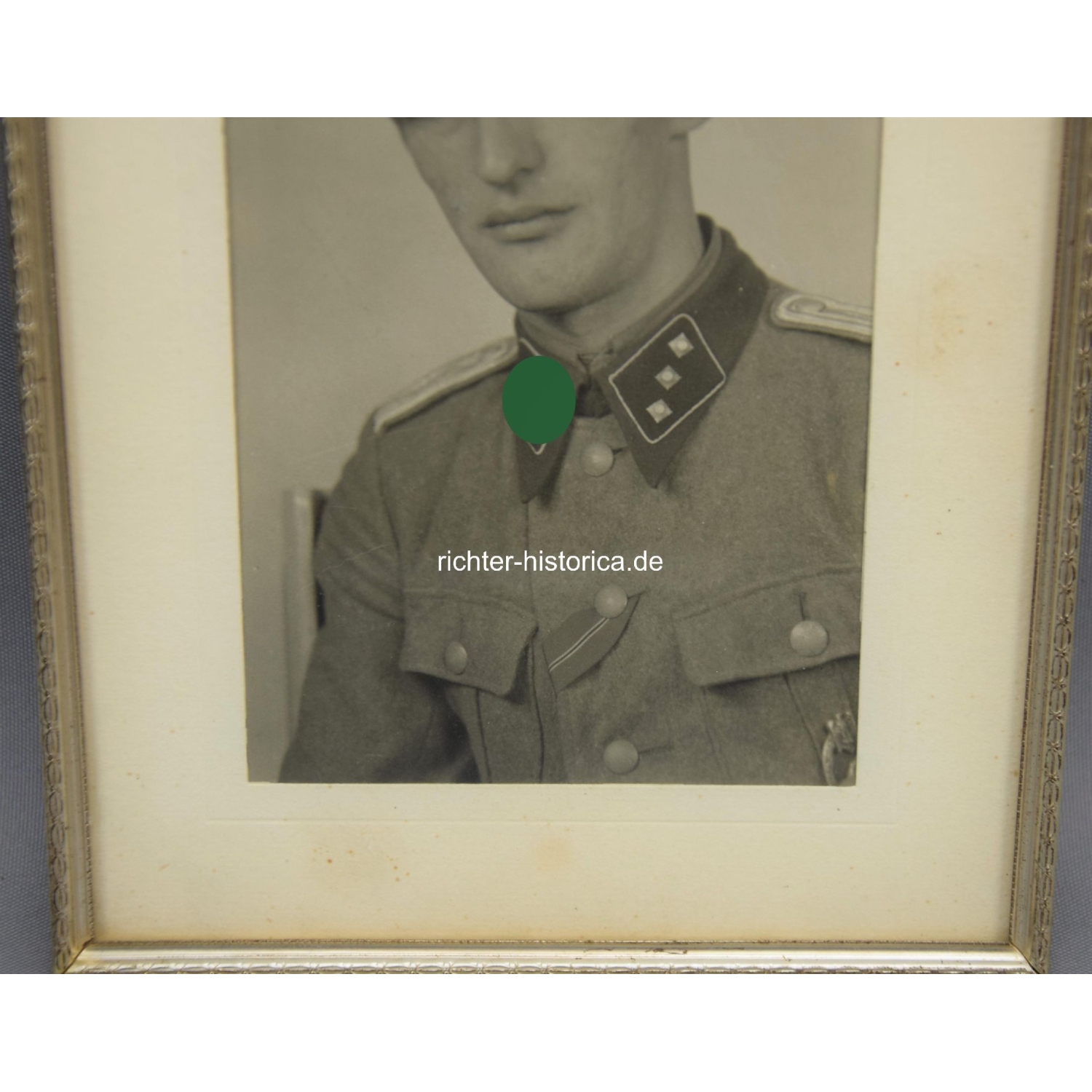 Portrait Foto SS-Untersturmführer mit Heeresflakkampfabzeichen 