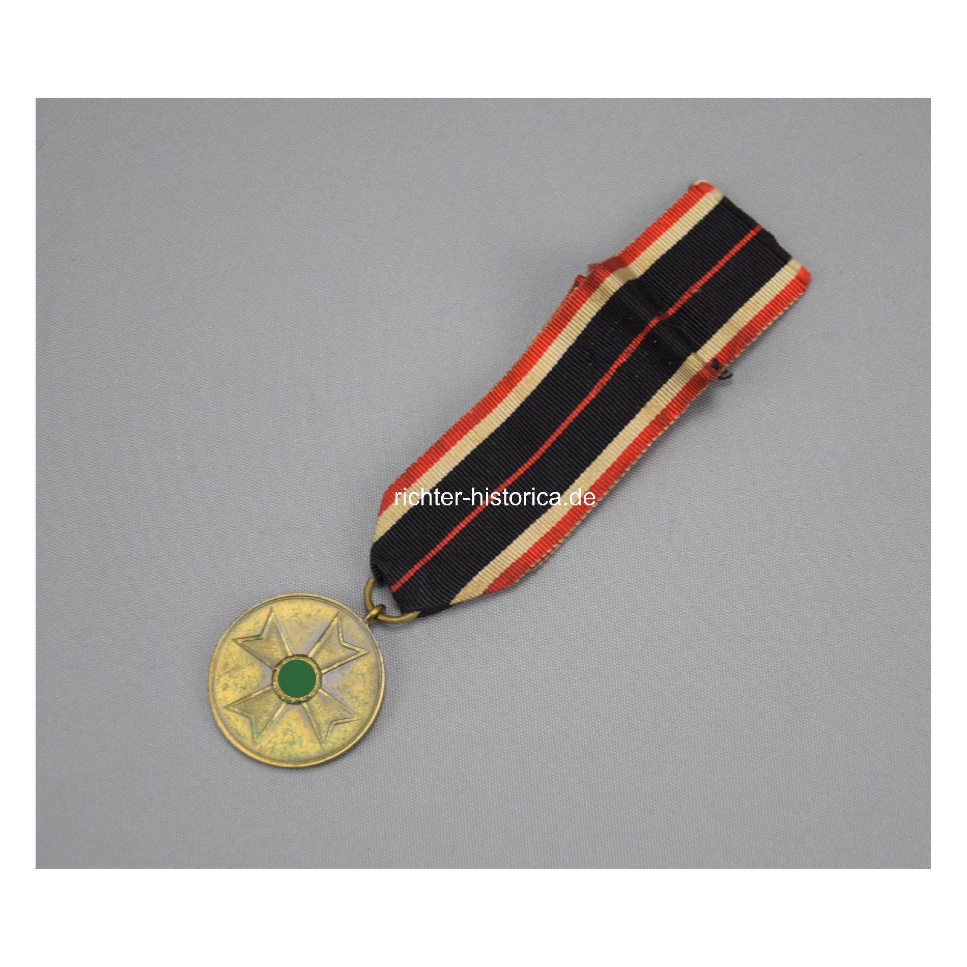 Kriegsverdienstmedaille 1939 am Band