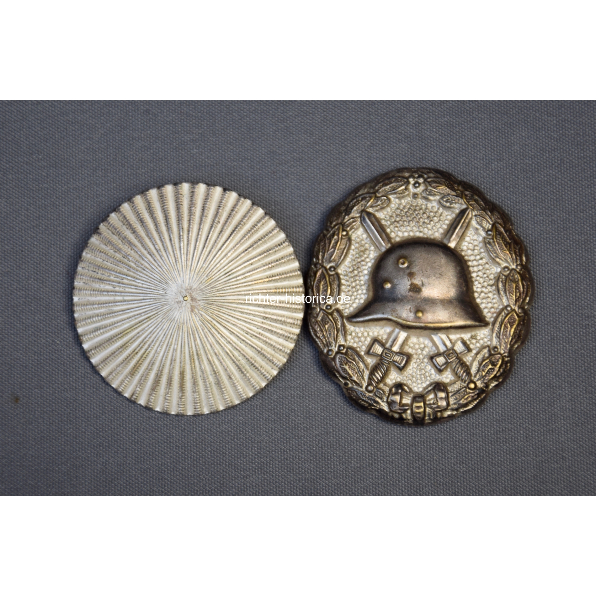 Verwundetenabzeichen in Silber 1918 an Strahlenschraubscheibe