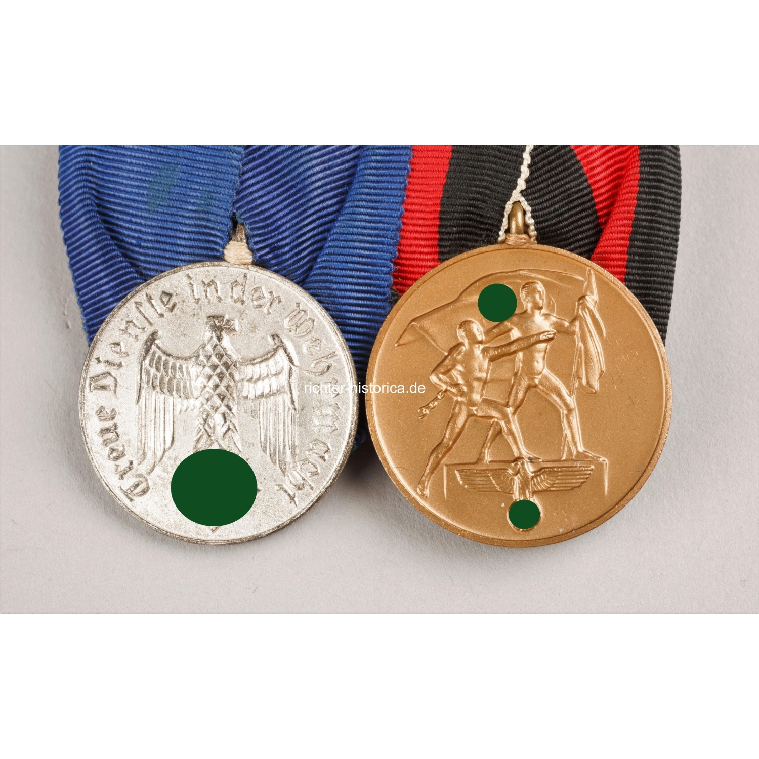 2er Ordensspange Dienstauszeichnung für 4 Jahre mit Oktober Medaille, W. Sedlatzek Zustand 1