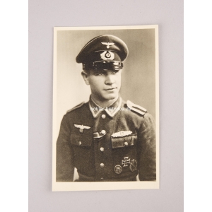 Portraitfoto eines Unteroffiziers der Wehrmacht mit silberner Nahkampfspange!