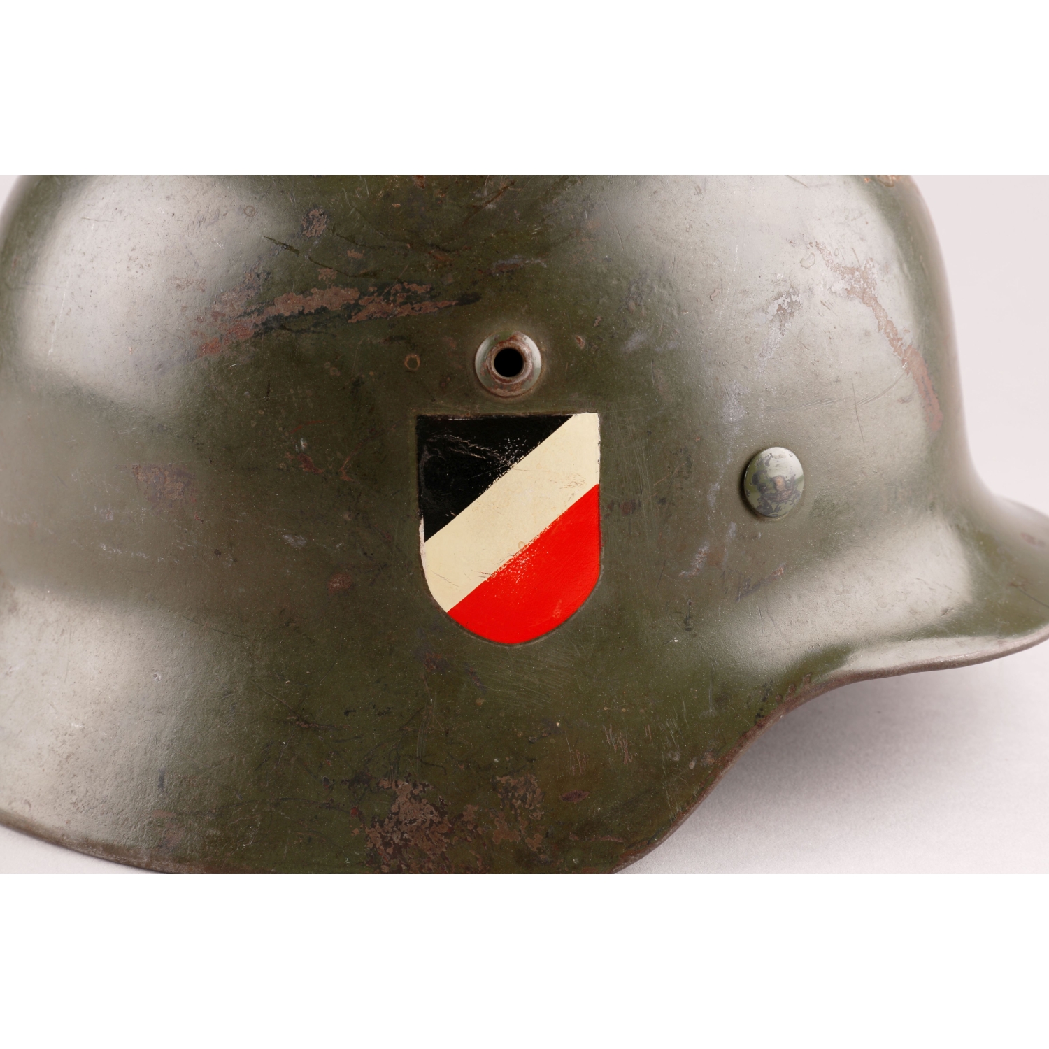 M35 Stahlhelm der Wehrmacht ET66 in Apfelgrün, 2 Embleme