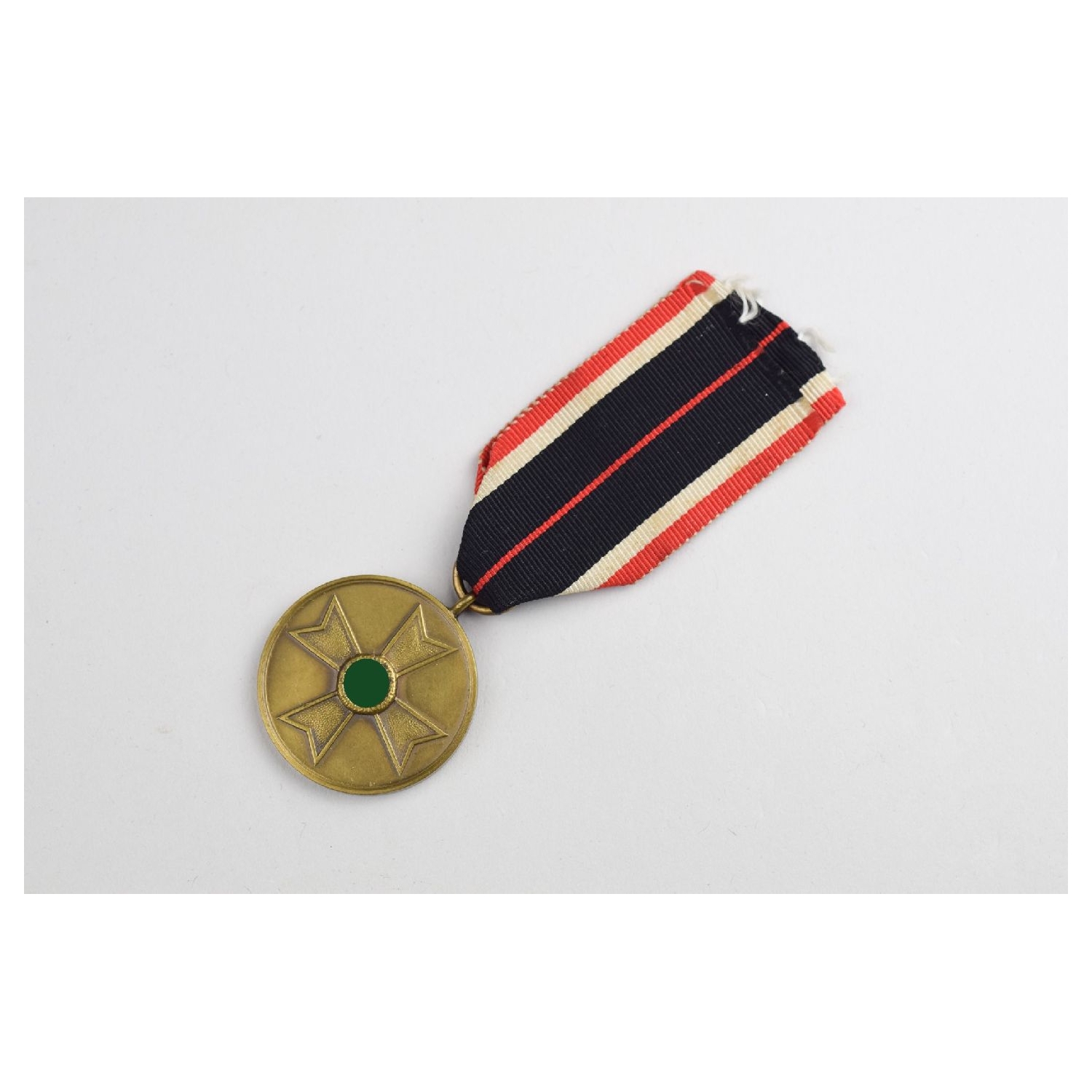 Kriegsverdienstmedaille 1939 Am Verleihungsband