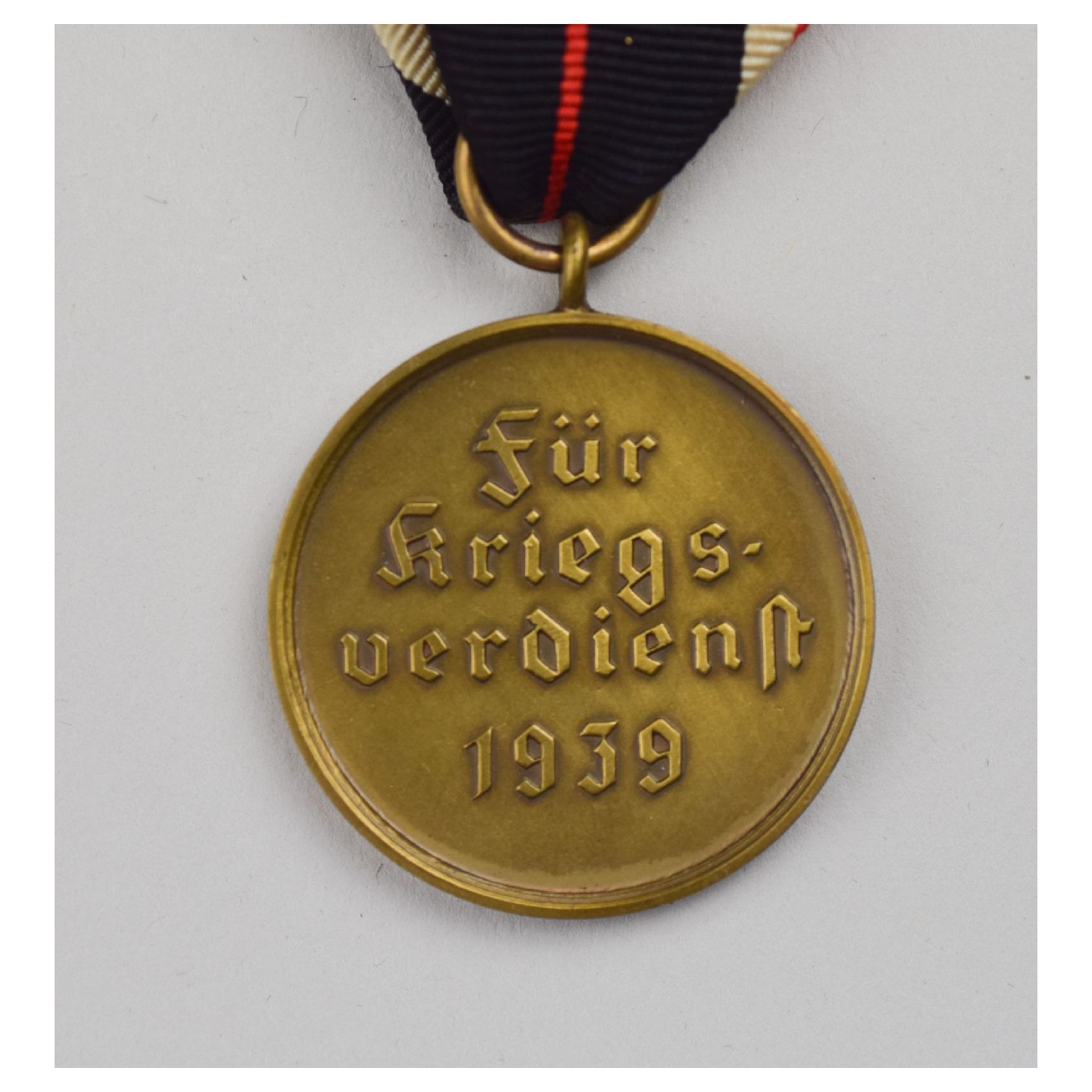 Kriegsverdienstmedaille 1939 Am Verleihungsband