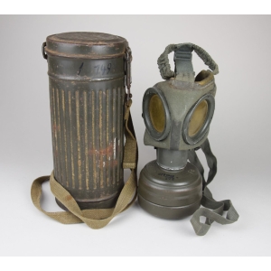 Wehrmacht Gasmaske GM 30 mit Filter FE41