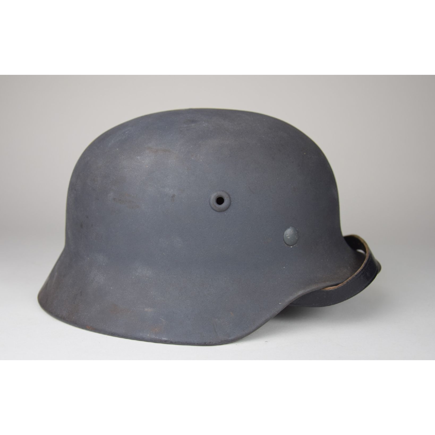 Luftwaffe M40 Stahlhelm Q66 ungetragen Fabrikneu mit Lagerspuren