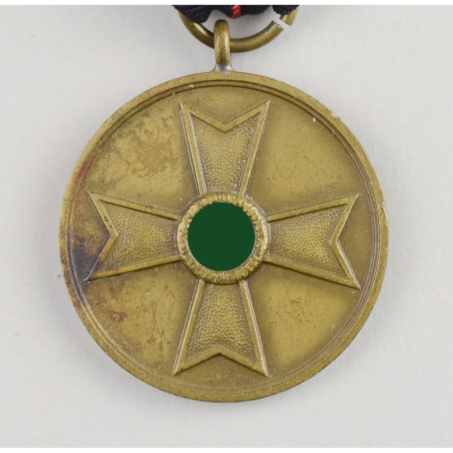 Kriegsverdienst-Medaille 1939 Am Band