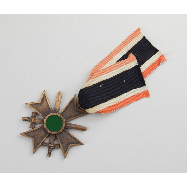 Kriegsverdienstkreuz 2.Klasse 1939 am frühen orangenen Verleihungsband