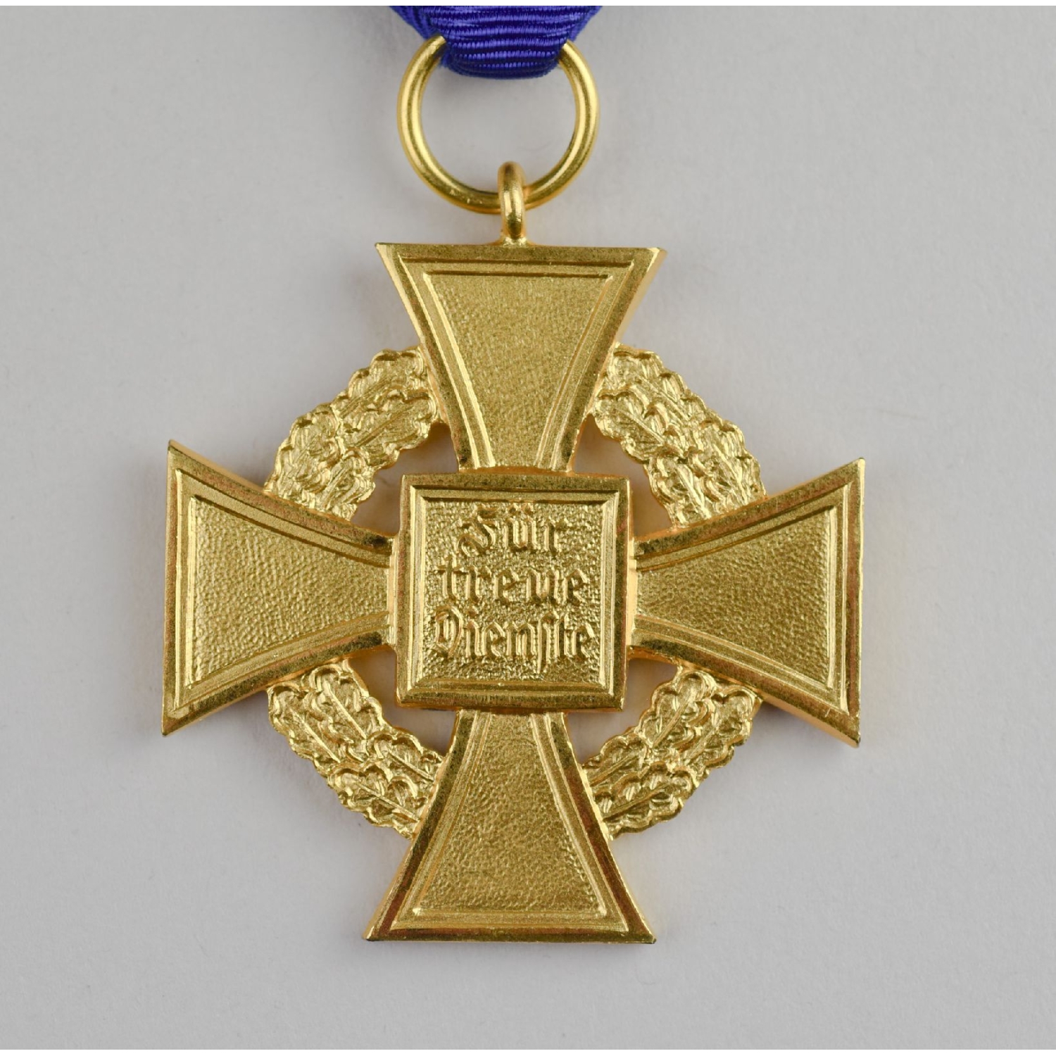 Treuedienst- Ehrenzeichen Für 40 Jahre In Gold Mit Etui