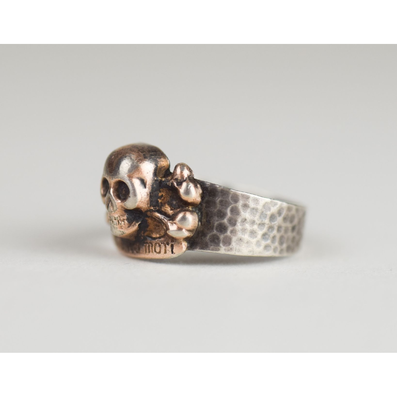 1.Weltkrieg Ring Fingerring mit Aufschrift "Memento Mori"