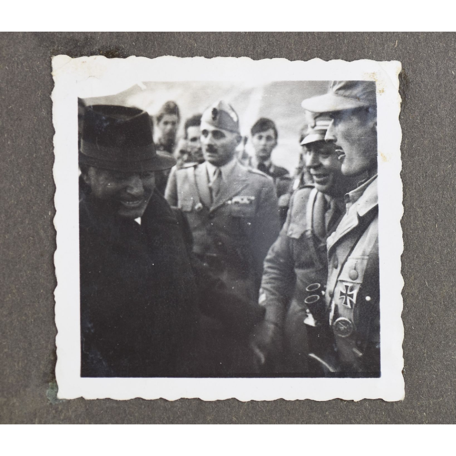 Fallschirmjäger Fotoalbum mit original Fotos der Befreiung  von Benito Mussolini